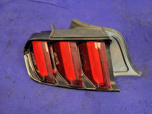 2015-2017 Ford Mustang GT S550 Driver Left LH Taillight Lamp Brake Cracked Top - The Parts Farm