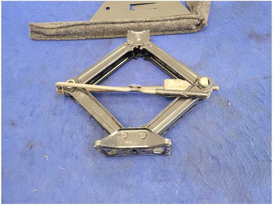 20052014 FFord Mustang GT S197 Scissor Jack Emergency Roadside Lug Wrench 2807