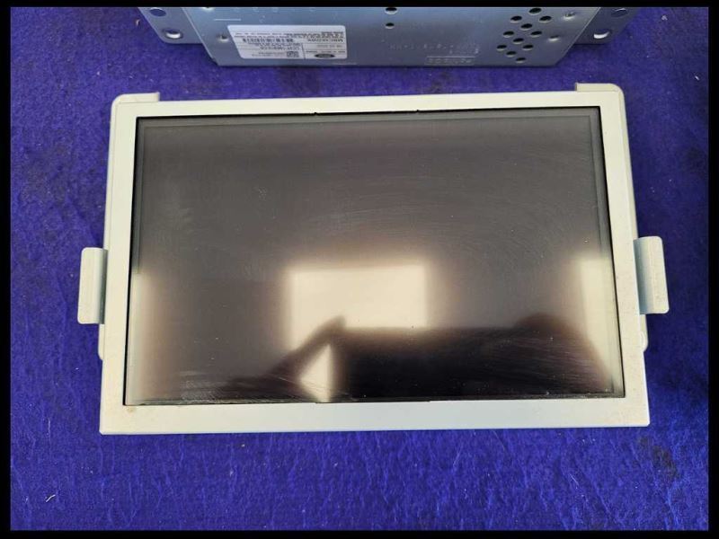 2017-2020 Ford F350 Pickup Truck Super Duty Info GPS TV Screen Front Center - The Parts Farm