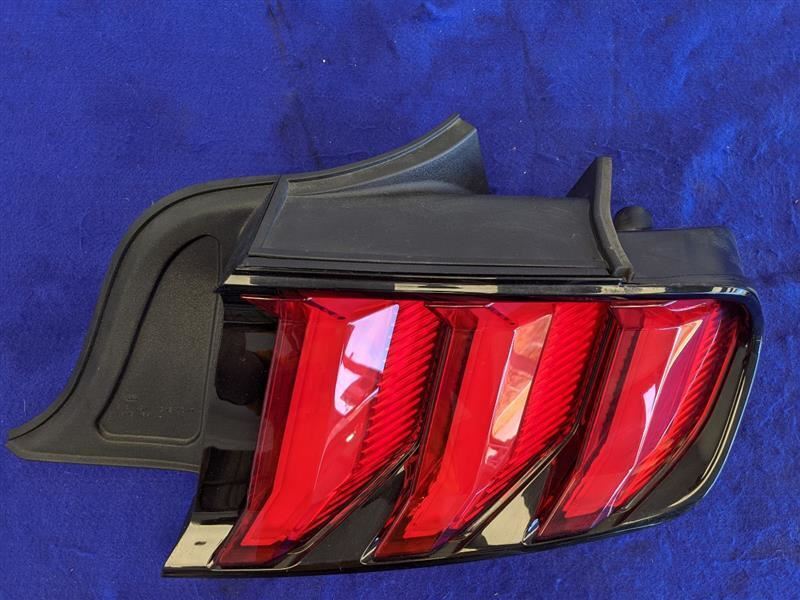2018-2023 Ford Mustang GT S550 Passenger Right Tail Light Lamp Brake Lens OEM - The Parts Farm