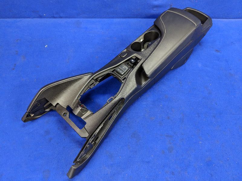 2016 2017 2018 Chevy Camaro SS Front Center Console Leather Lid Charging Dock - The Parts Farm