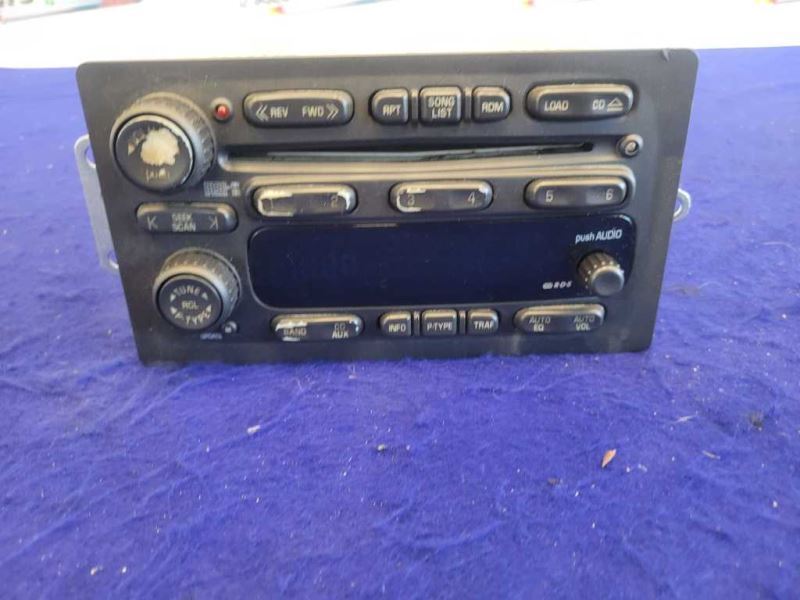 2004 Chevrolet SSR Pickup Truck Audio Radio Stereo Receiver AM FM 2426 - The Parts Farm