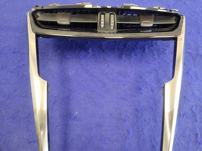 2016-2019 Cadillac CTS-V 6.2L LT4 Sedan Bezel Radio Vent Trim Controls 2315 - The Parts Farm