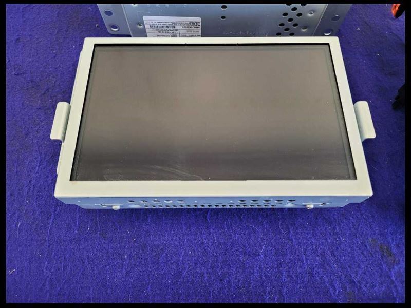 2017-2020 Ford F350 Pickup Truck Super Duty Info GPS TV Screen Front Center - The Parts Farm