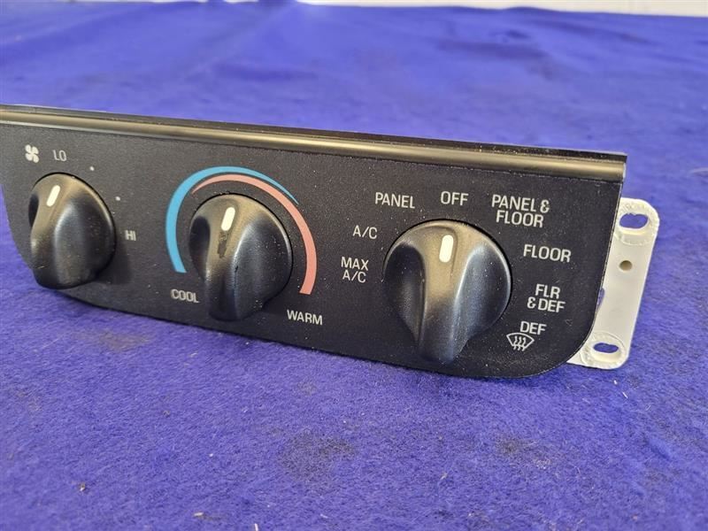 1999-2004 Ford Lightning F150 SVT Pickup Truck Temperature Controls HVAC Switch - The Parts Farm