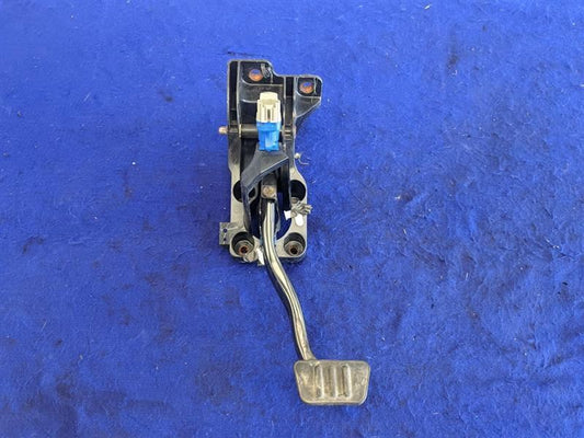 2015-2017 Ford Mustang GT S550 Automatic Pedal Box Brake Pad Assembly 2051 - The Parts Farm