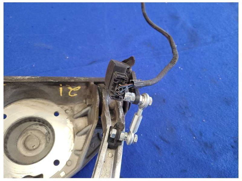 2004-2006 Porsche Cayenne Turbo 4.5L Passenger Front Control Arm 2137 - The Parts Farm