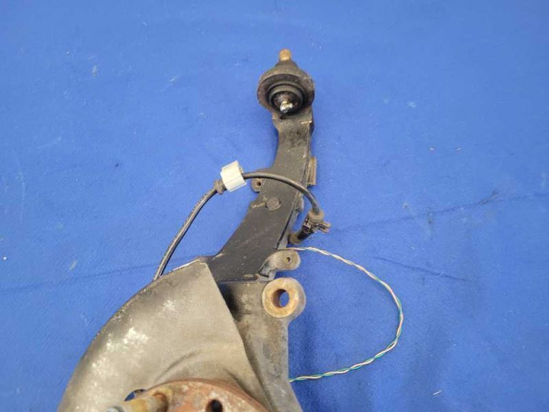 2003-2006 Chevrolet SSR Pickup Truck Passenger Front Spindle Knuckle 2432 - The Parts Farm