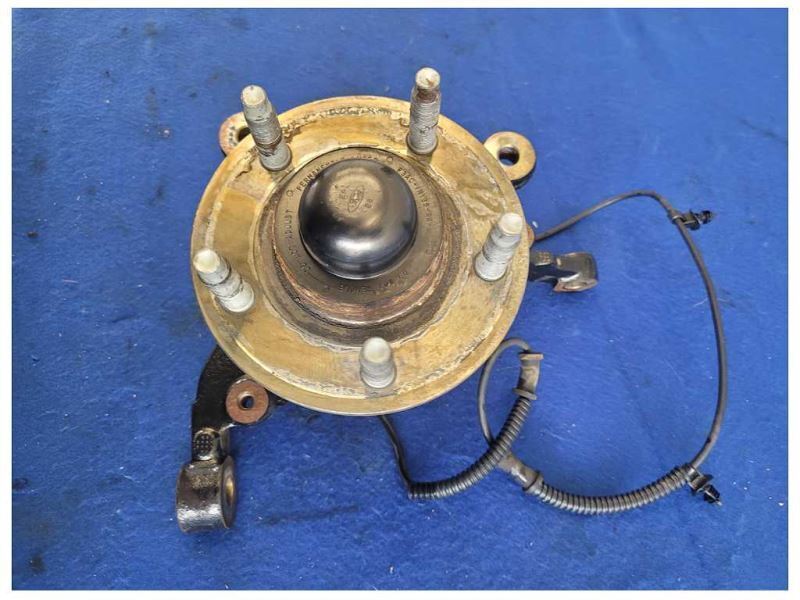 2005-2009 Ford Mustang GT 4.6L Saleen Passenger Front Spindle Knuckle Hub 2453 - The Parts Farm