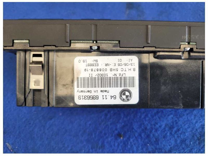 2001-2006 BMW M3 E46 M/T Coupe Seat Controls Climate Defrost Screen 1953 - The Parts Farm