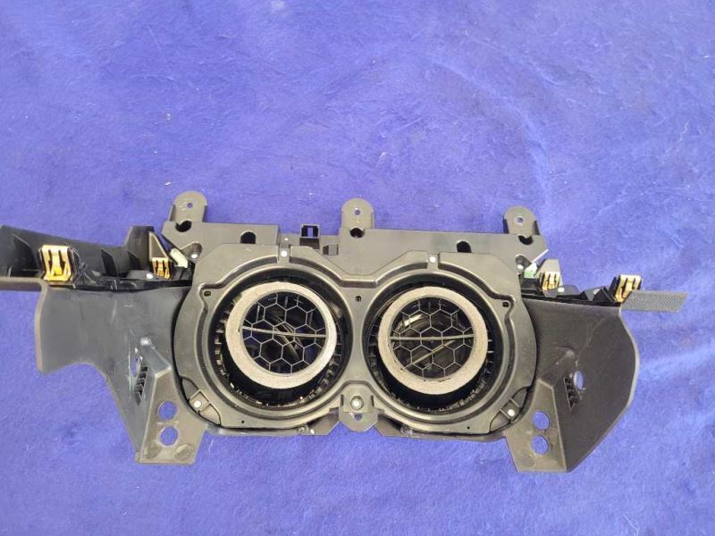 2016-2017 Chevrolet Camaro SS Temperature Control Dual Zone CJ2 84078980 2344 - The Parts Farm