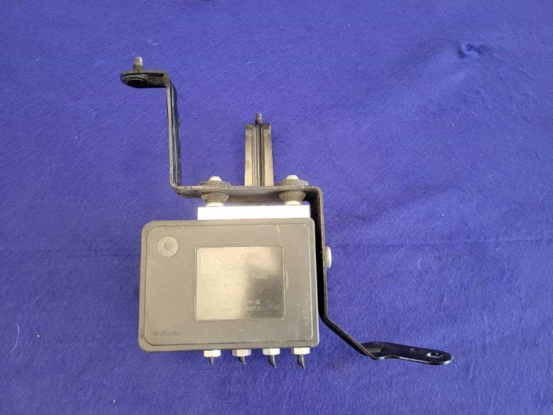 2015-2017 Ford Mustang GT S550 Anti-Lock Brake ABS Module Pump Line 2282 - The Parts Farm