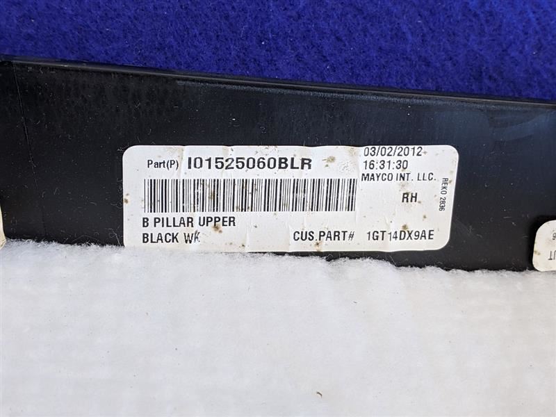 2012-2014 Jeep Grand Cherokee SRT-8 6.4L Passenger B Pillar Molding Trim OEM - The Parts Farm