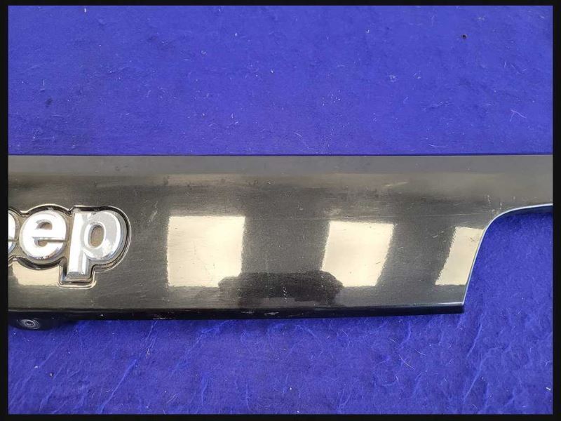 2014-2017 Jeep Grand Cherokee SRT8 6.4L Rear Decklid Emblem Molding Trim - The Parts Farm