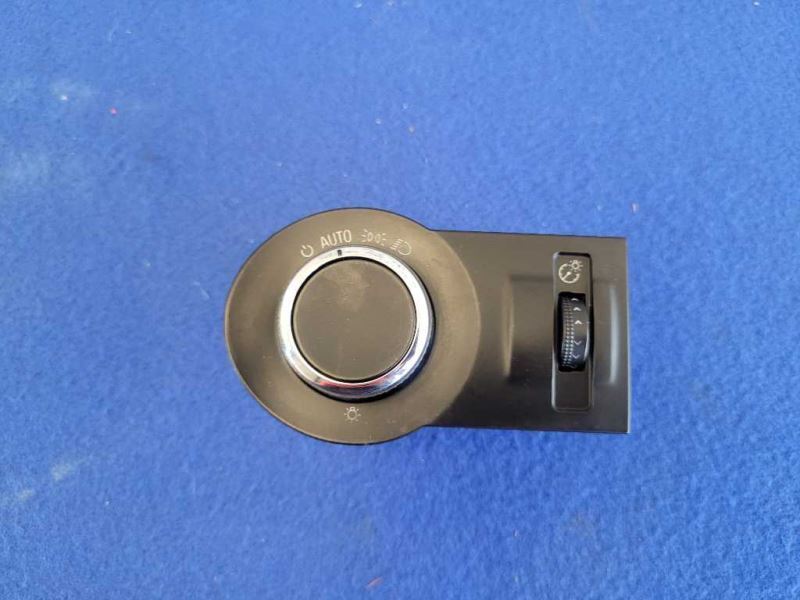 2010-2015 Chevrolet Camaro SS Front Headlight Switch Module Knob 2441 - The Parts Farm