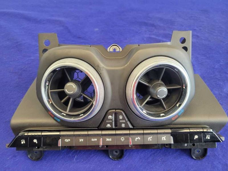 2016-2017 Chevrolet Camaro SS Temperature Control Dual Zone CJ2 84078980 2344 - The Parts Farm