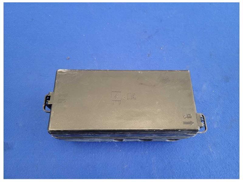 2007-2008 Ford Mustang GT 4.6L Power Distribution Box Fuse Engine Bay 2583 - The Parts Farm