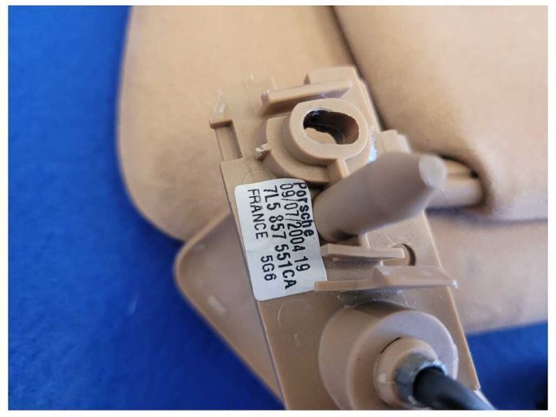 2004-2006 Porsche Cayenne Turbo 4.5L Pair Sun Visors Shade Mirror Tan 2137 - The Parts Farm