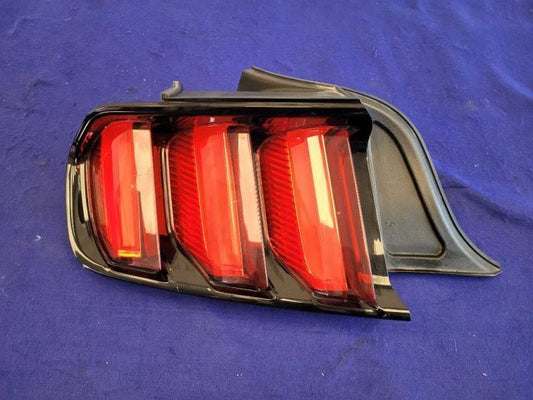 2015-2017 Ford Mustang GT S550 Driver Left LH Taillight Lamp Brake Lens 2231 - The Parts Farm