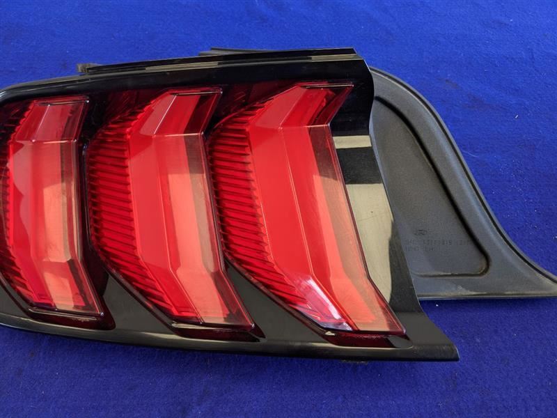 2018-2023 Ford Mustang GT S550 Driver Left LH Taillight Lamp Brake Lens OEM - The Parts Farm