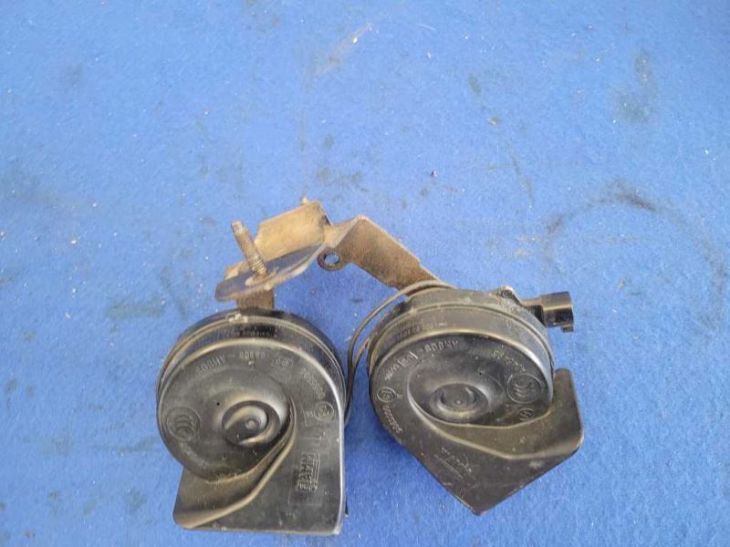 2005-2010 Ford Mustang GT Roush 4.6L Horn Double Emergency Noise Safety 2478 - The Parts Farm