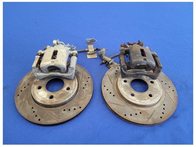 2005-2014 Ford Mustang GT S197 Pair Brake Calipers Rear Rotors Used 2530 - The Parts Farm