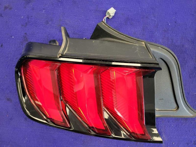 2018-2023 Ford Mustang GT S550 Driver Left LH Tail Light Lamp Brake Lens OEM - The Parts Farm