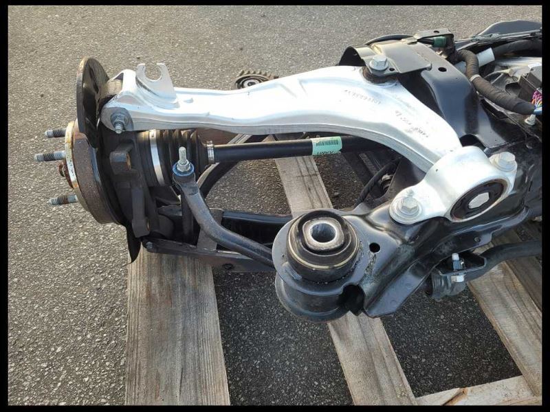 2014-2017 Chevrolet SS Sedan Rear Differential Carrier Automatic 3.27 Ratio GW6 - The Parts Farm