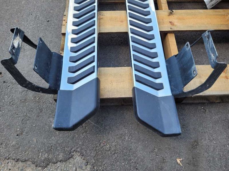 2017-2020 Ford F350 Pickup Truck Pair Running Boards Step Up Nerf Side Lift - The Parts Farm
