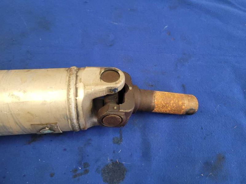 2003-2006 Chevrolet SSR Pickup Truck Driveshaft Automatic Transmission A/T 2426 - The Parts Farm