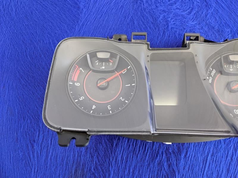 2010-2015 Chevrolet Camaro SS Speedometer Gauge Cluster MPH opt UMN OEM Factory - The Parts Farm