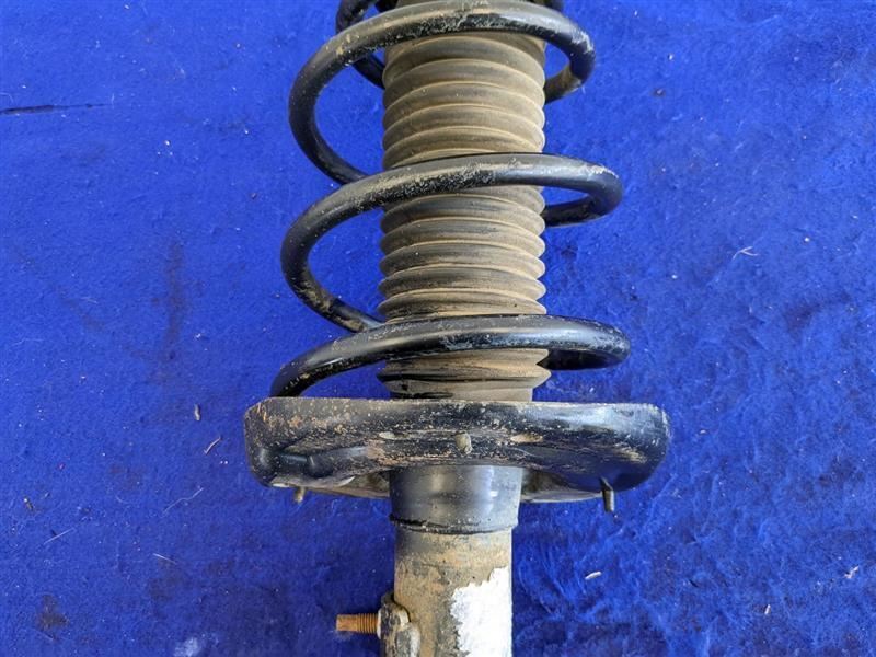 2010-2011 Chevrolet Camaro SS Passenger Right Strut Front Spring Suspension - The Parts Farm