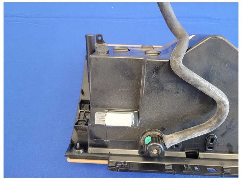 2004-2006 Porsche Cayenne Turbo 4.5L Glove Box Tan Passenger Front 2137 - The Parts Farm