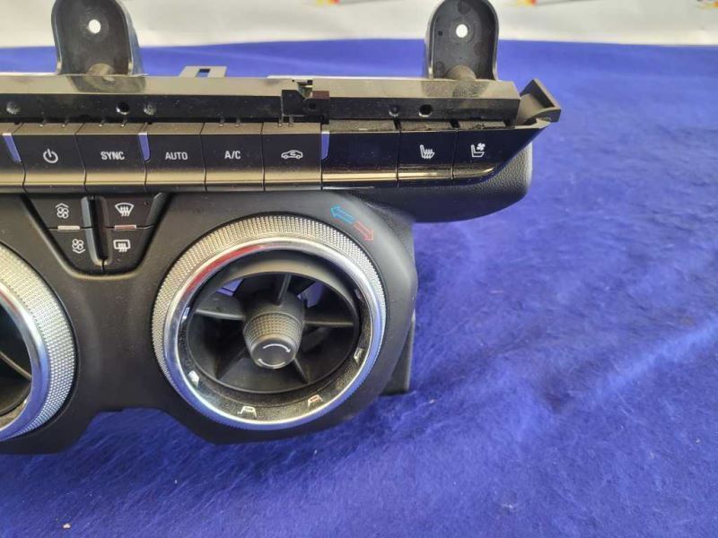 2016-2017 Chevrolet Camaro SS Temperature Control Dual Zone CJ2 84078980 2344 - The Parts Farm