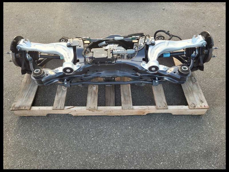 2014-2017 Chevrolet SS Sedan Rear Differential Carrier Automatic 3.27 Ratio GW6 - The Parts Farm