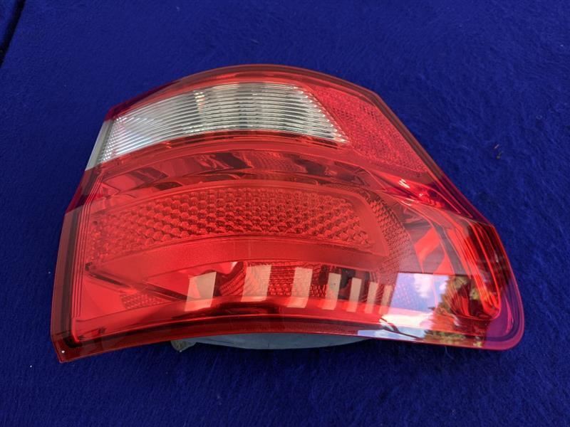 2011-2013 Jeep Grand Cherokee SRT-8 6.4L Driver Tail Light Brake Lamp OEM Factor - The Parts Farm
