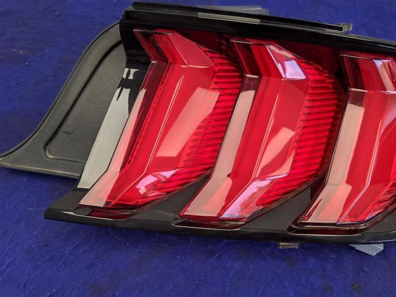 2018-2023 Ford Mustang GT S550 Passenger Right Taillight Lamp Brake Lens OEM - The Parts Farm