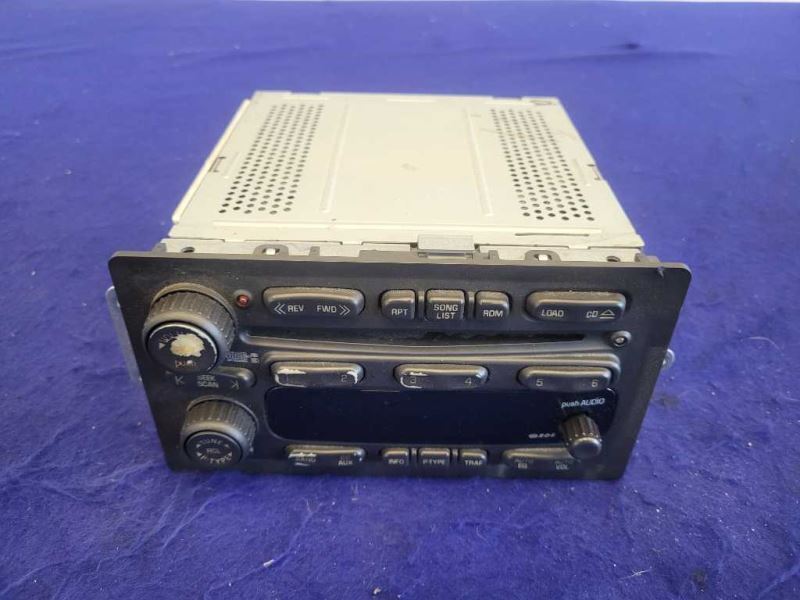 2004 Chevrolet SSR Pickup Truck Audio Radio Stereo Receiver AM FM 2426 - The Parts Farm