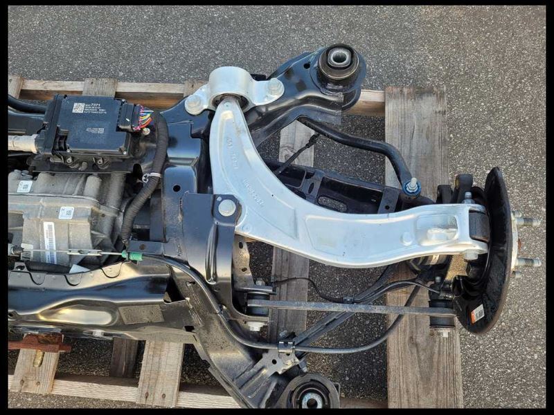 2014-2017 Chevrolet SS Sedan Rear Differential Carrier Automatic 3.27 Ratio GW6 - The Parts Farm