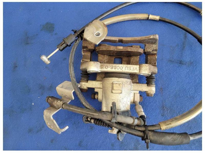 2005-2014 Ford Mustang GT S197 Passenger RH Rear Brake Caliper Pad Hose 2585 - The Parts Farm