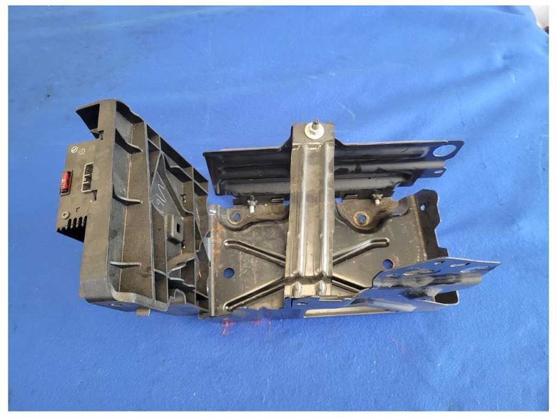 2008-2009 Pontiac G8 Sedan 6.0L V8 Amplifier Bracket Audio Receiver Support 2529 - The Parts Farm