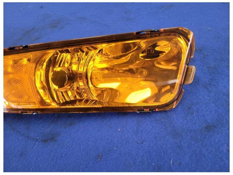 2005-2009 Ford Mustang GT 4.6L Passenger RH Turn Signal Light Parking Lamp 2585 - The Parts Farm