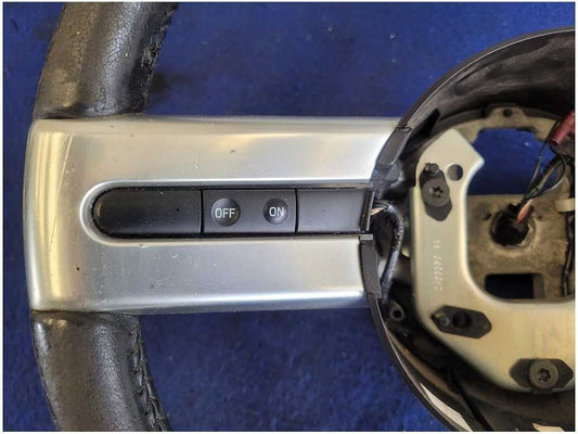 2005-2009 Ford Mustang GT S197 Driver Front Steering Wheel *Worn Leather 2868