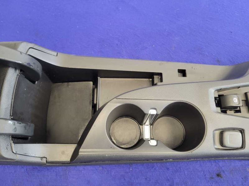 2016-2018 Chevrolet Camaro SS Center Console Front Floor Leather Storage 2344 - The Parts Farm