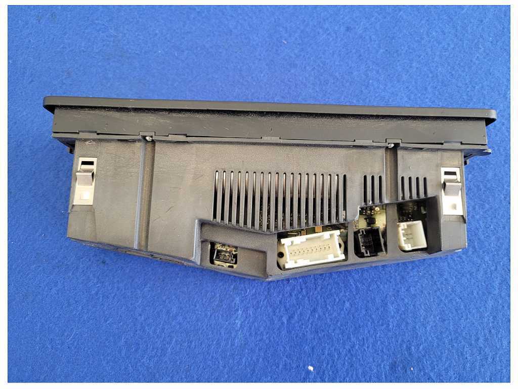 2003 BMW M3 E46 Coupe Front HVAC AC Temperature Controls Switch 1899 - The Parts Farm