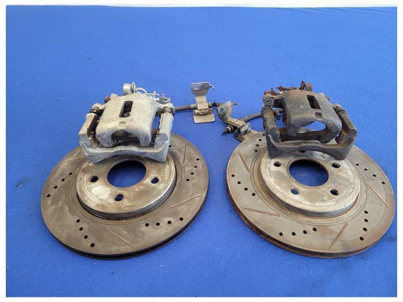2005-2014 Ford Mustang GT S197 Pair Brake Calipers Rear Rotors Used 2530 - The Parts Farm