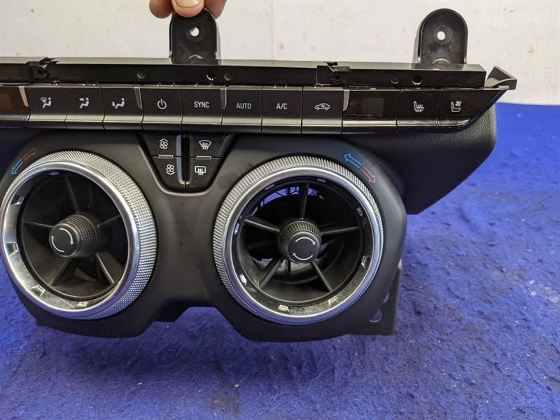 2016-2017 Chevrolet Camaro SS Temperature Control Dual Zone CJ2 84078980 - The Parts Farm