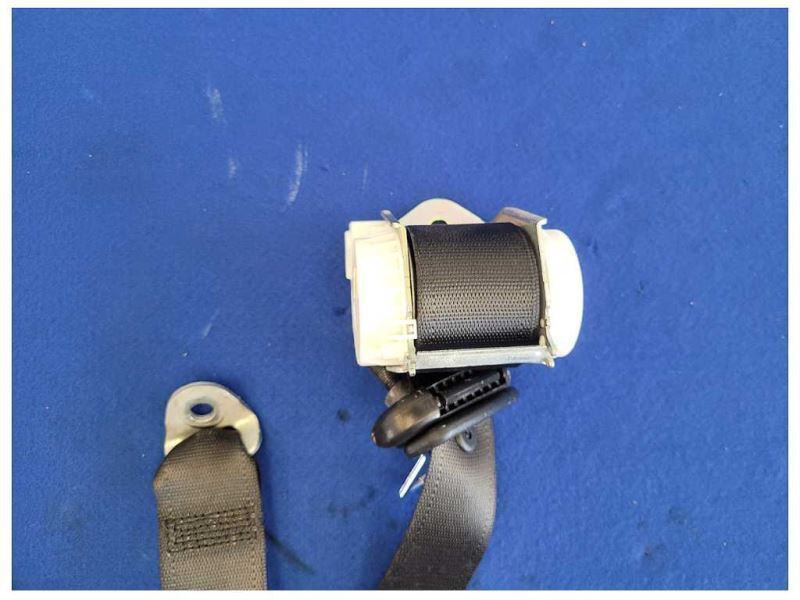 2008-2009 Pontiac G8 Sedan 6.0L V8 Passenger Rear Seat Back Retractor 2529 - The Parts Farm