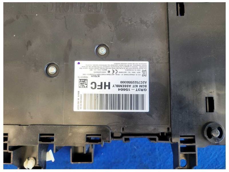 2016 Ford Mustang GT S550 Fuse Box Engine Bay Power Distribution 2594 - The Parts Farm