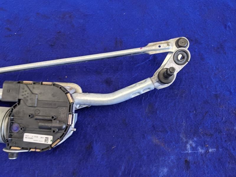 2016-2018 Cadillac CTS V 6.2L LT4 Sedan Windshield Wiper Motor Linkage Front - The Parts Farm